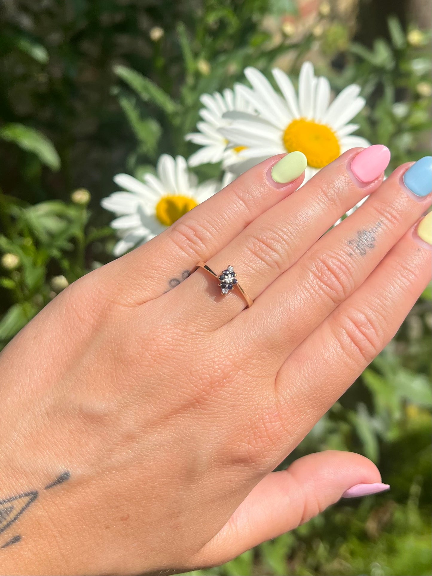 Vintage 9ct sapphire and diamond cluster ring