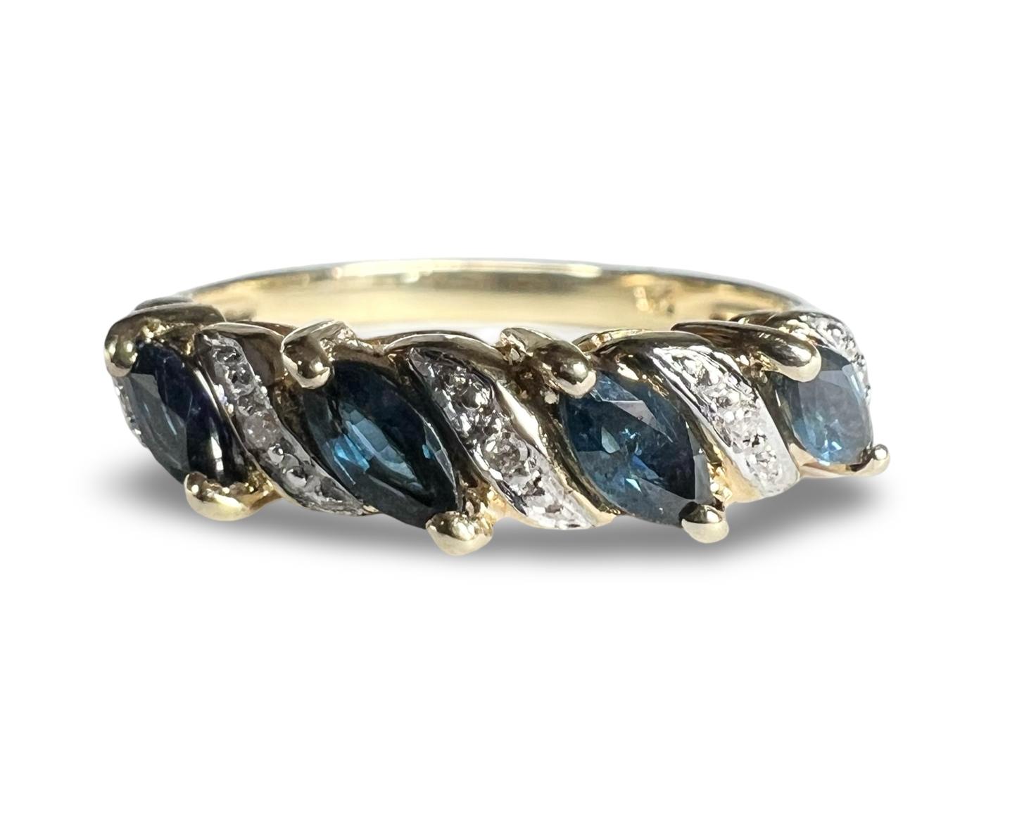 Vintage Sapphire & Diamond ring in 9ct Gold