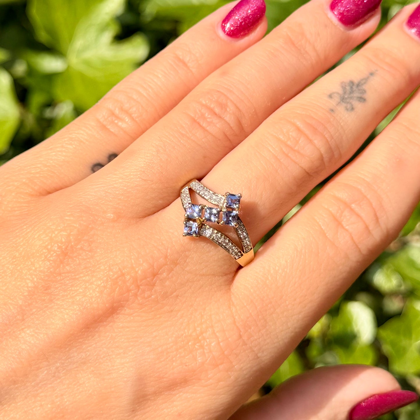 Vintage 9ct Gold Tanzanite & Diamond Cluster Ring