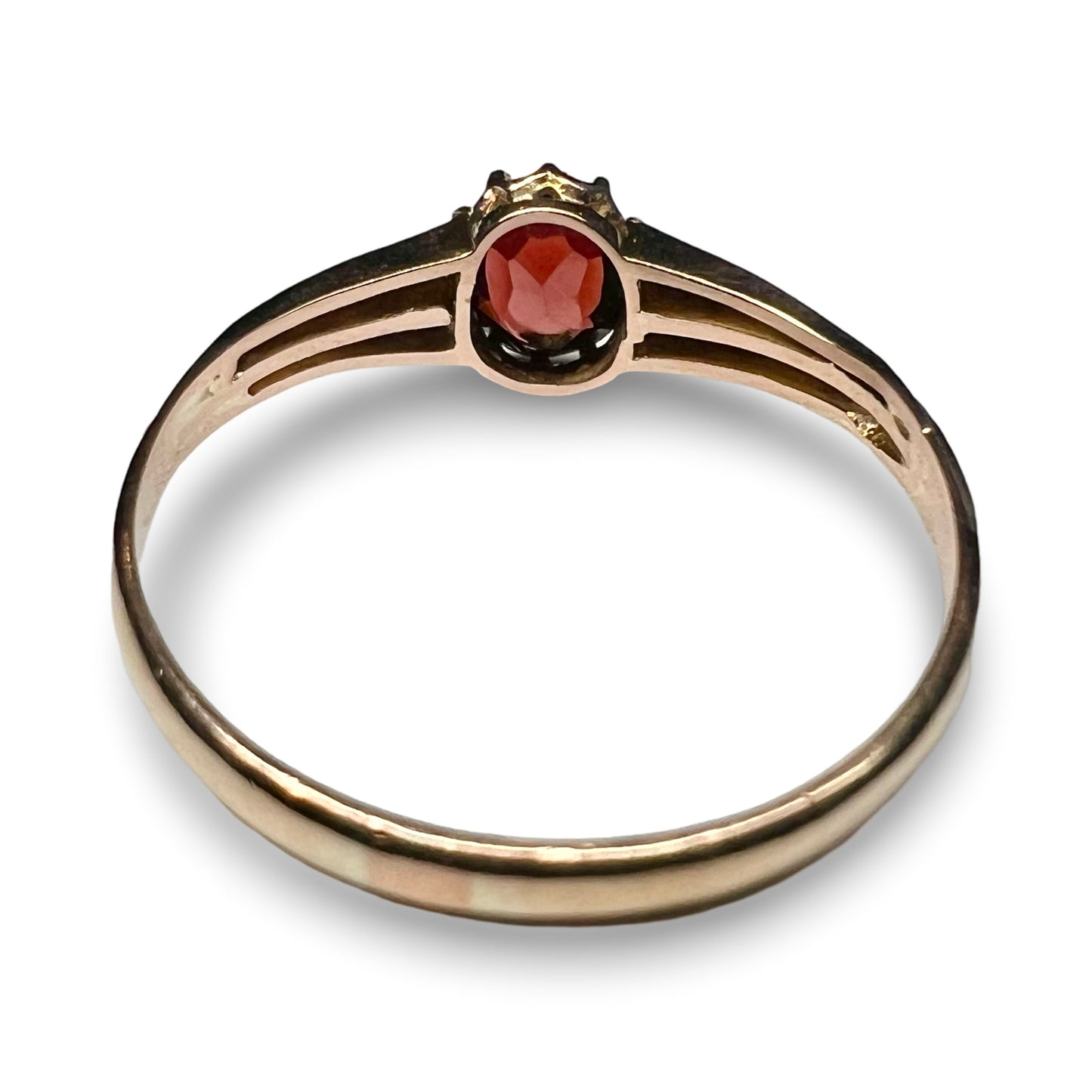 Vintage 9ct Garnet Ring